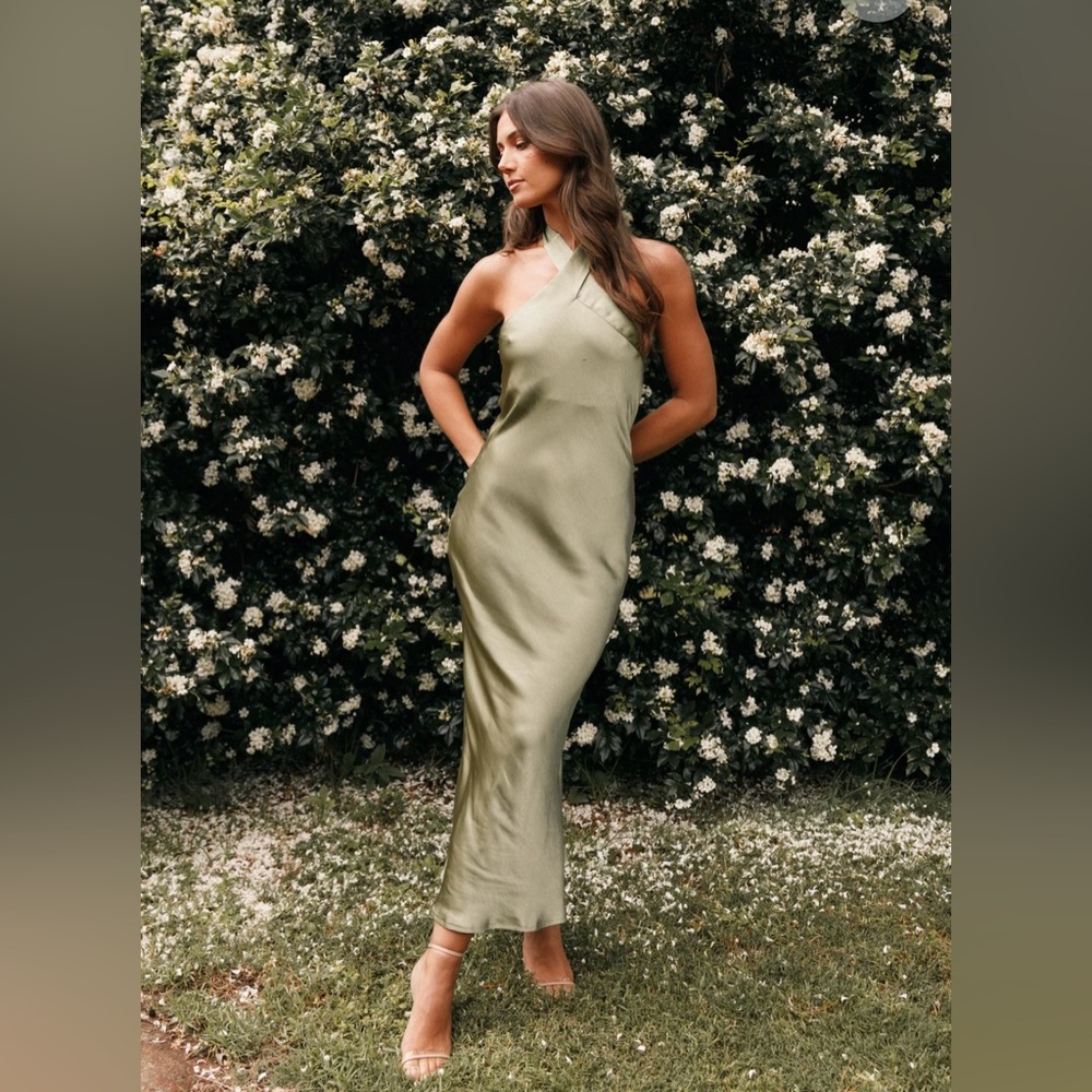NWT Petal & Pup Grasie Sleeveless Satin Halter Neck Maxi Dress in Olive ZB6